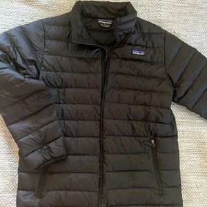 Boys Patagonia puffer jacket. Black. Size 12-14. Great shape.